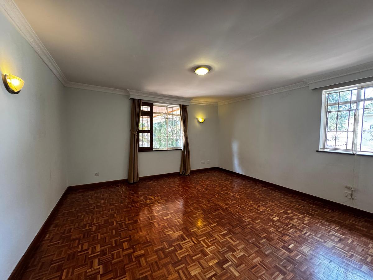 4 Bed House with En Suite in Runda - 8