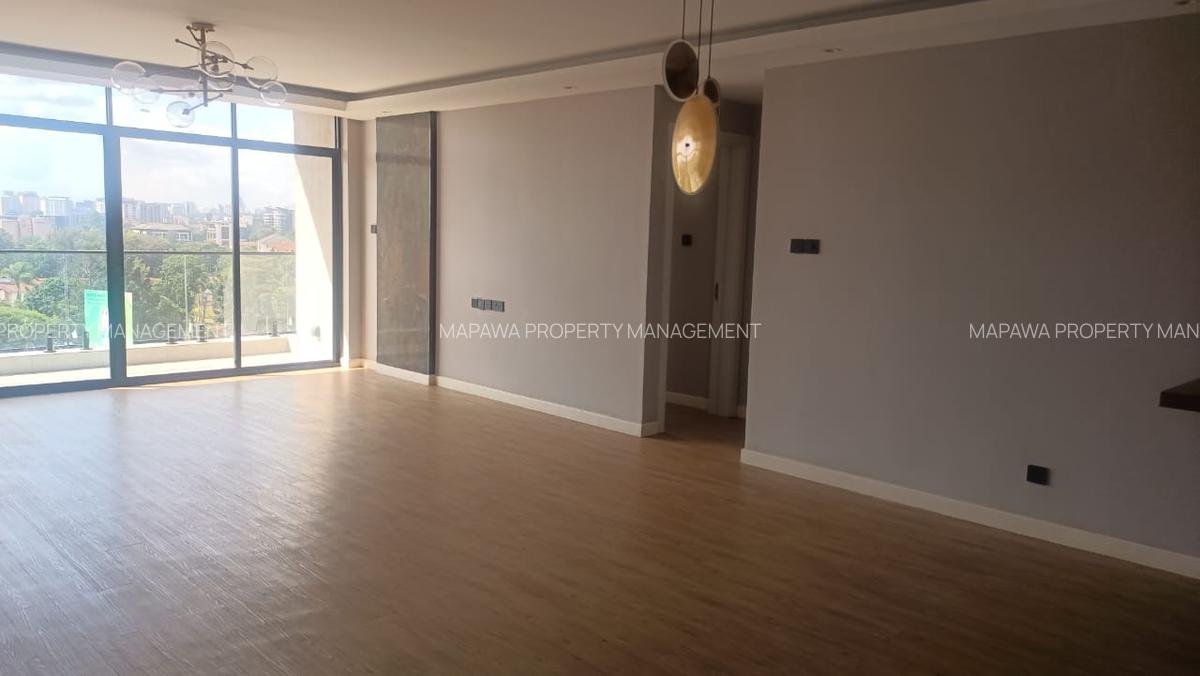 Serviced 3 Bed Apartment with En Suite in Brookside - 19