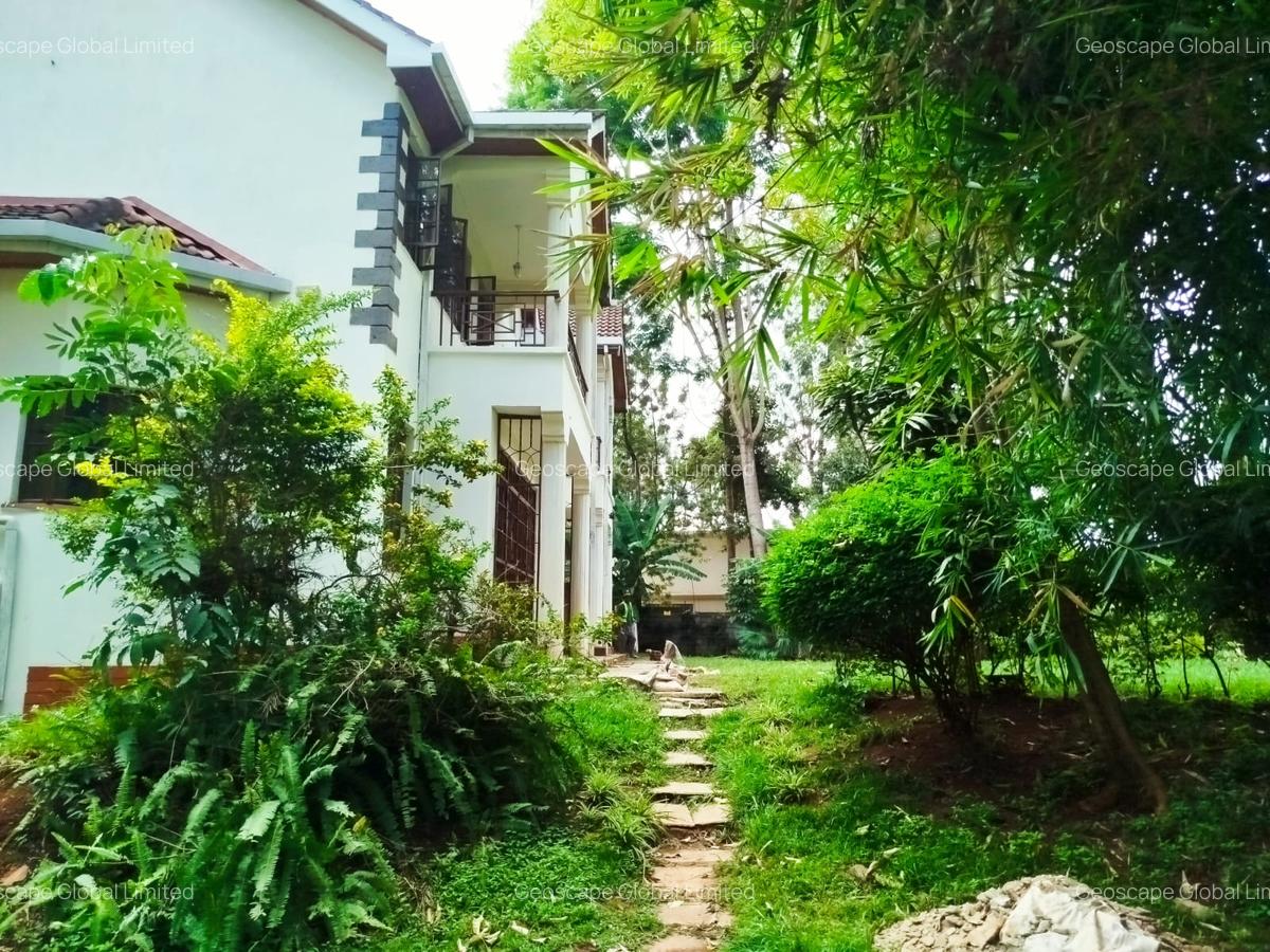 5 Bed House with En Suite in Runda - 3