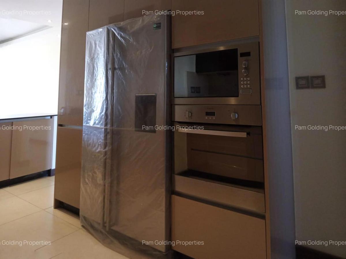 2 Bed Apartment with En Suite in Nyali Area - 4