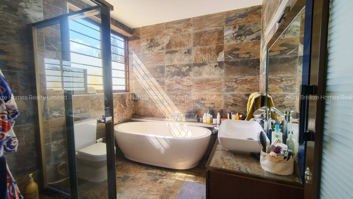 6 Bed House with En Suite in Runda - 5