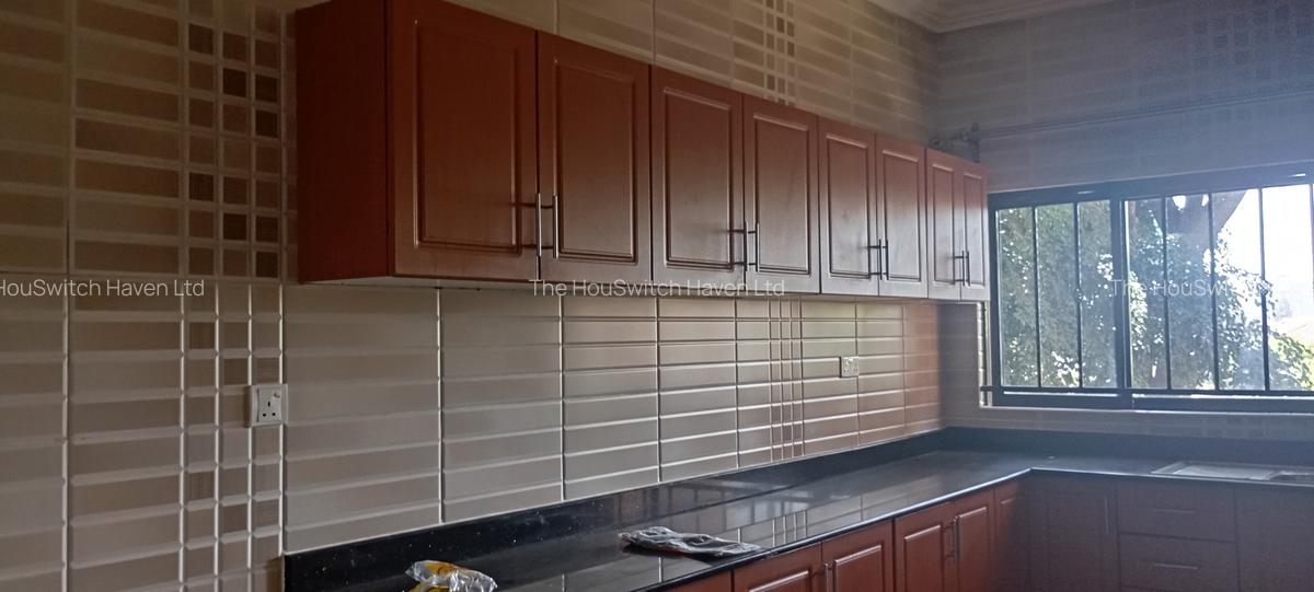 4 Bed Apartment with En Suite at Brookside Drive - 3