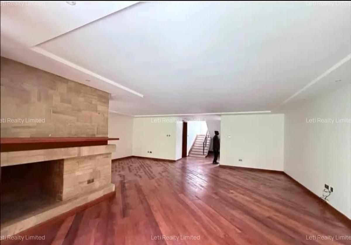 5 Bed Townhouse with En Suite in Lavington - 6