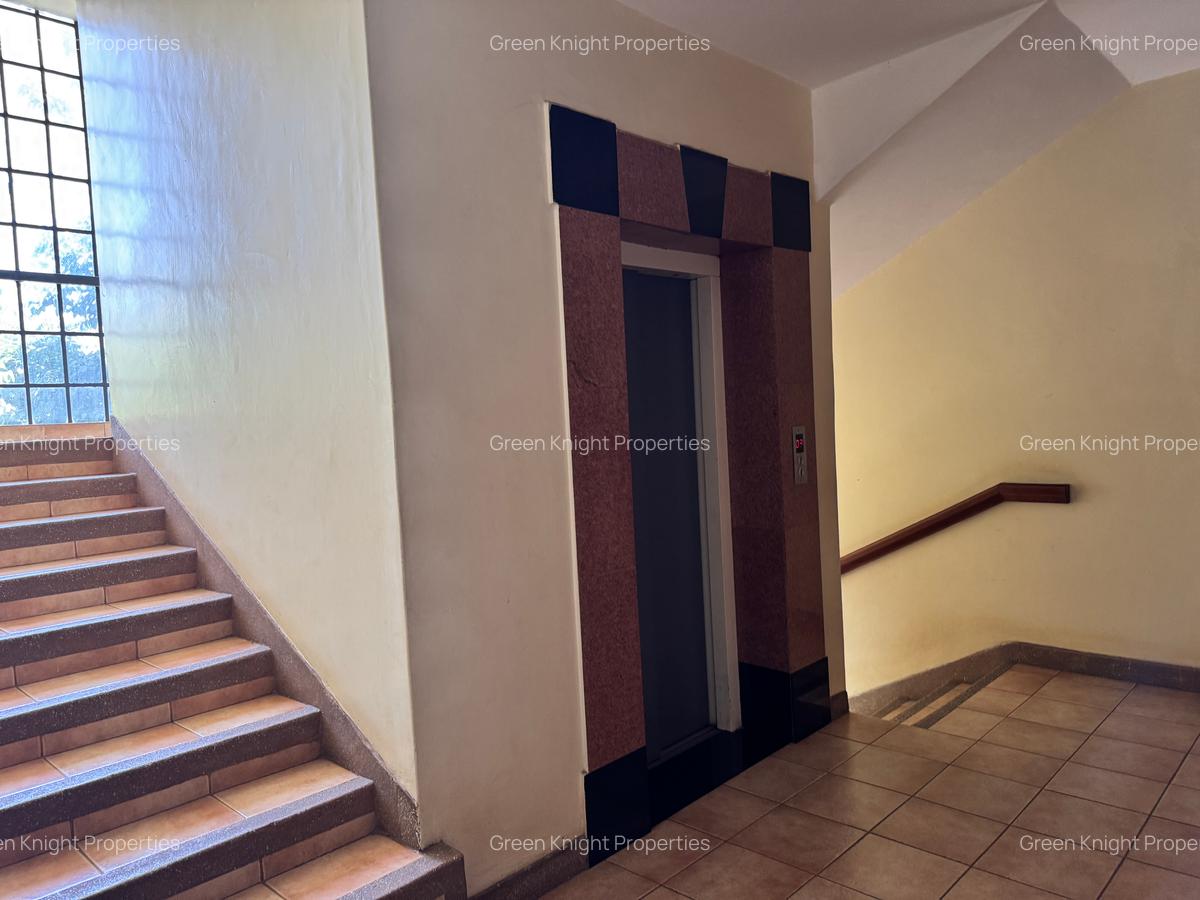 Serviced 3 Bed Apartment with En Suite in Kilimani - 7