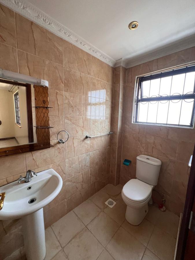 3 Bed Apartment with En Suite in Lavington - 5