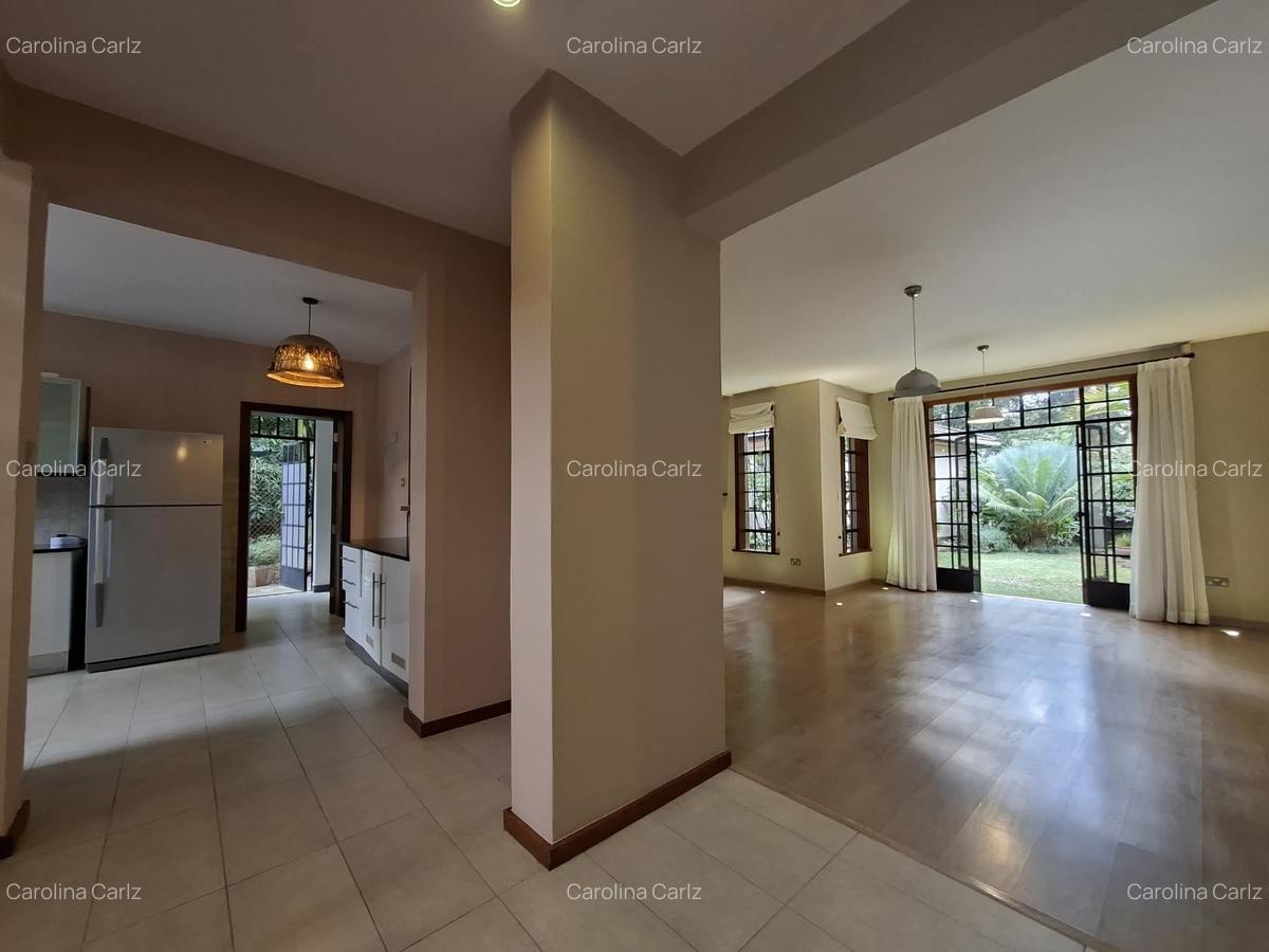 2 Bed Townhouse with En Suite at Lakeview - 20