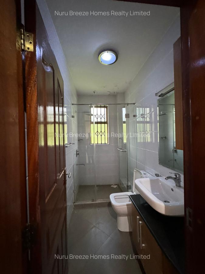 5 Bed Townhouse with En Suite in Lavington - 20
