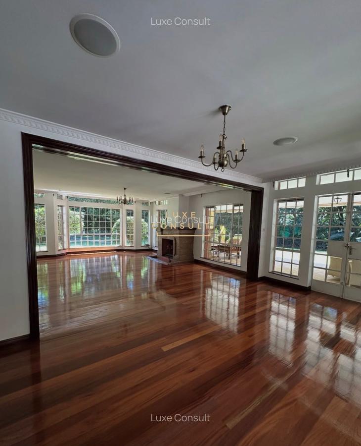 5 Bed Townhouse with Swimming Pool in Rosslyn - 2