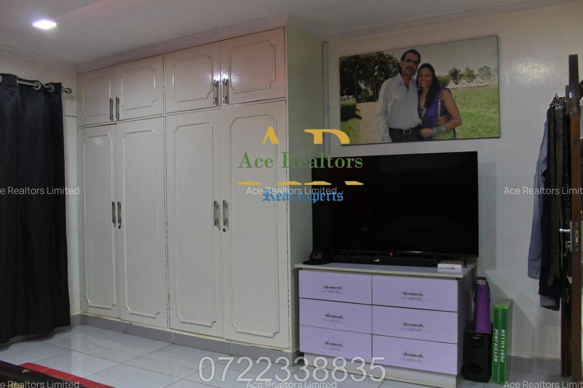 6 Bed Townhouse with En Suite at Brookside - 10