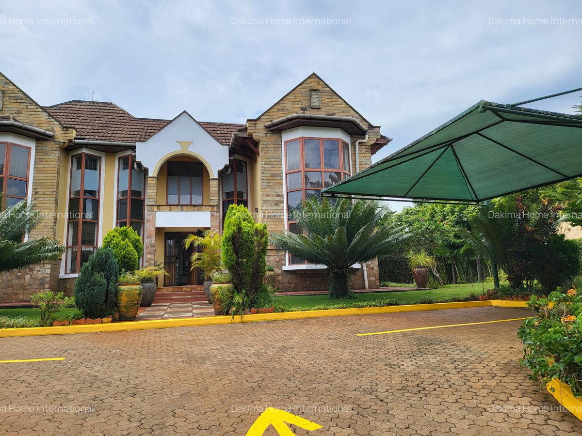 5 Bed Townhouse with En Suite in Runda - 1