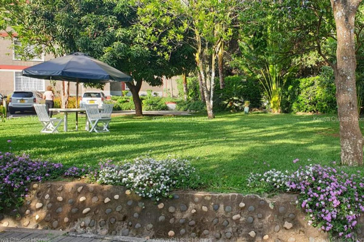 Serviced Studio Apartment with En Suite at Lavington - 1