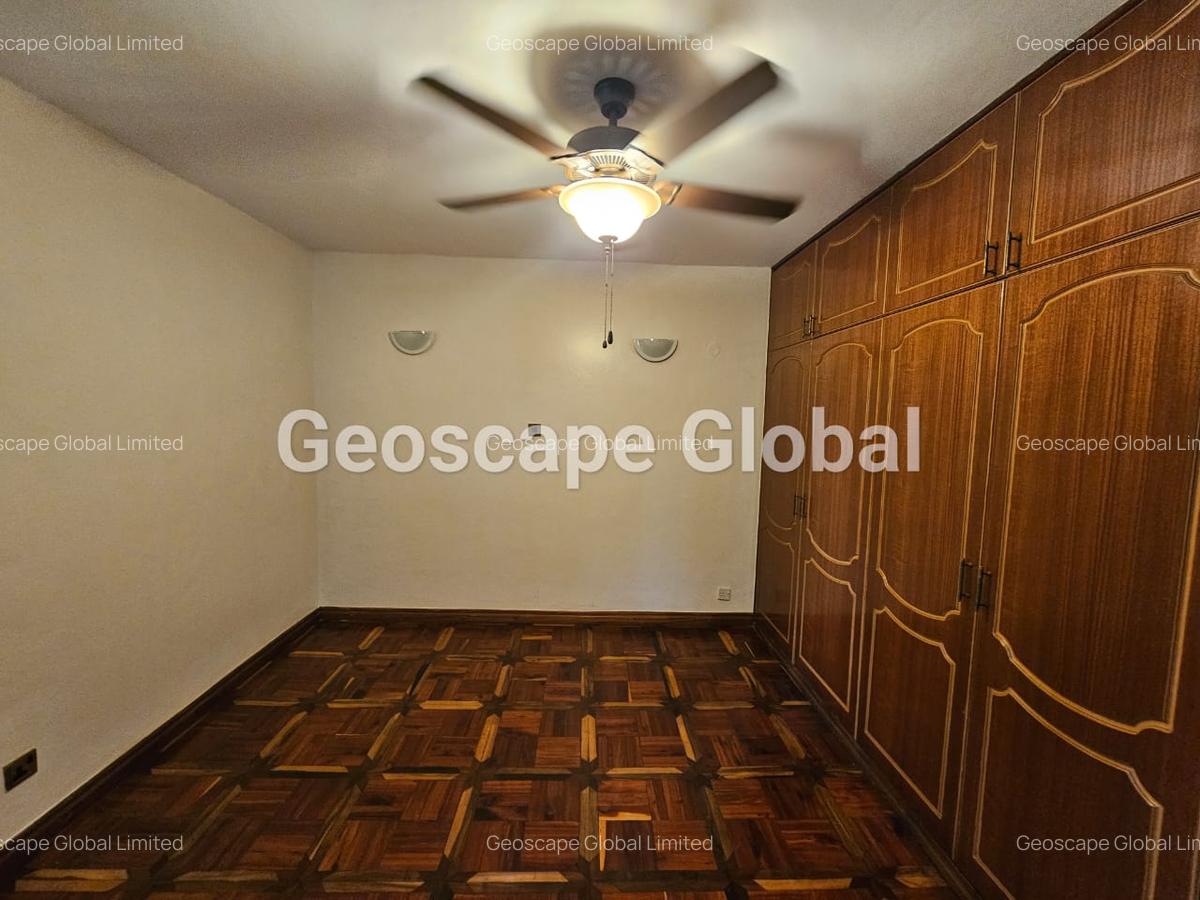 5 Bed House with En Suite in Runda - 5