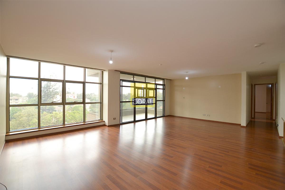 3 Bed Apartment with En Suite in Parklands - 1