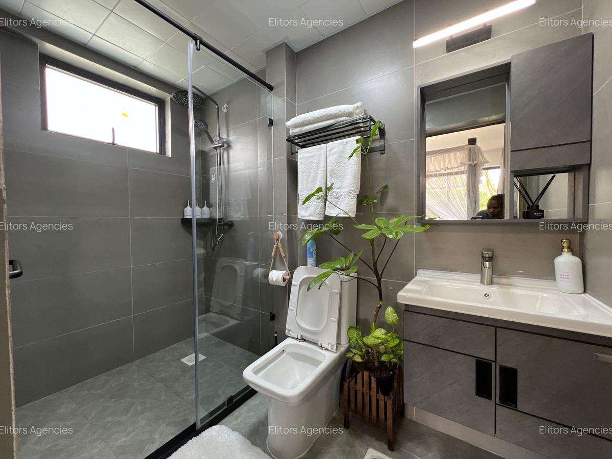 Serviced 2 Bed Apartment with En Suite at Riverside Dr - 15