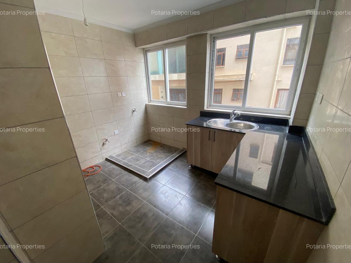 4 Bed Apartment with En Suite in Westlands Area - 12