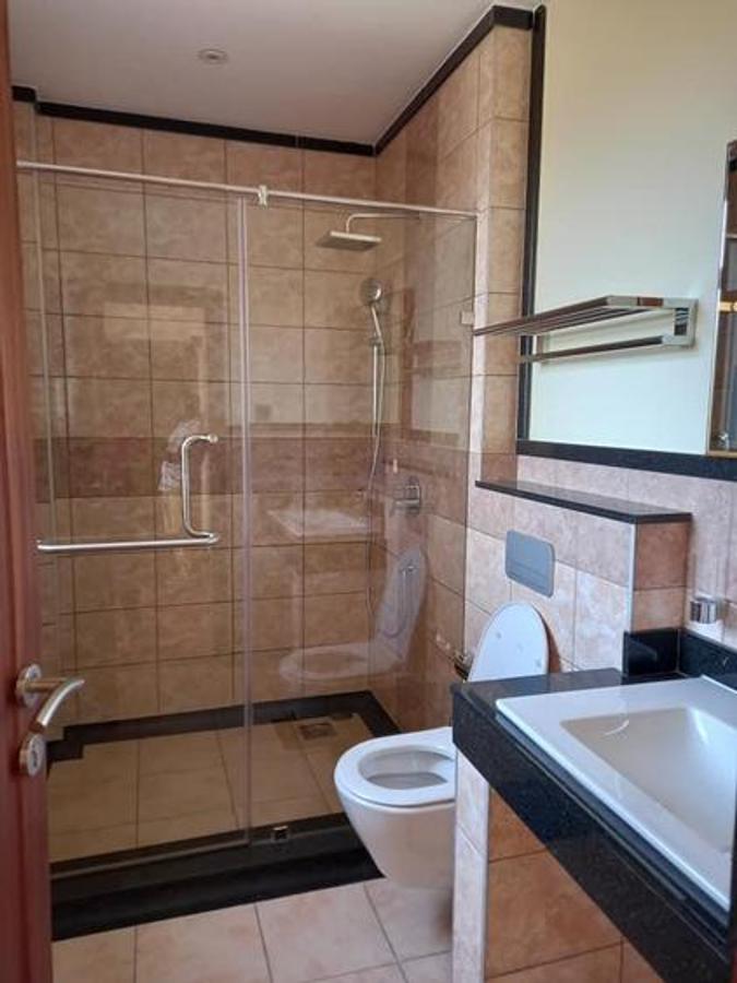 5 Bed Townhouse with En Suite in Lavington - 2