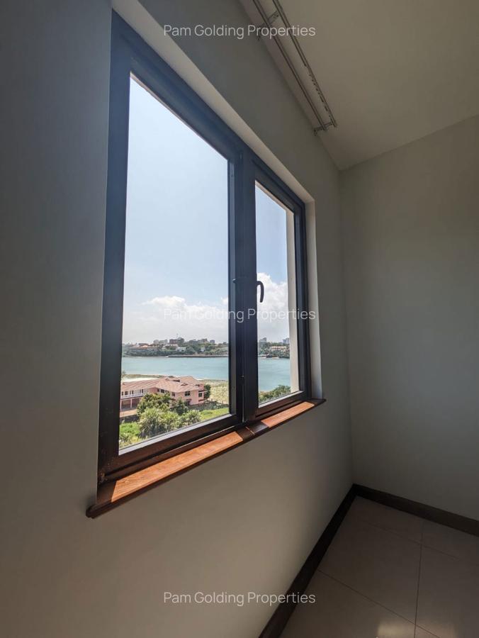 2 Bed Apartment with En Suite in Nyali Area - 12