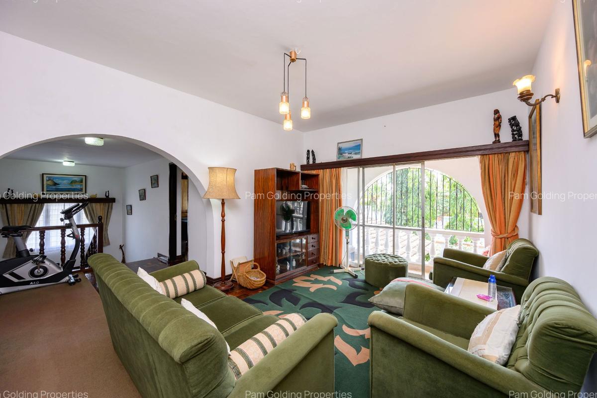 5 Bed Townhouse at Beach Road - 11