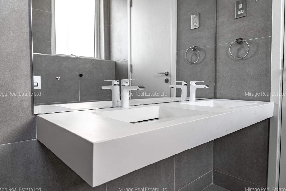 4 Bed Villa with En Suite in Lavington - 8