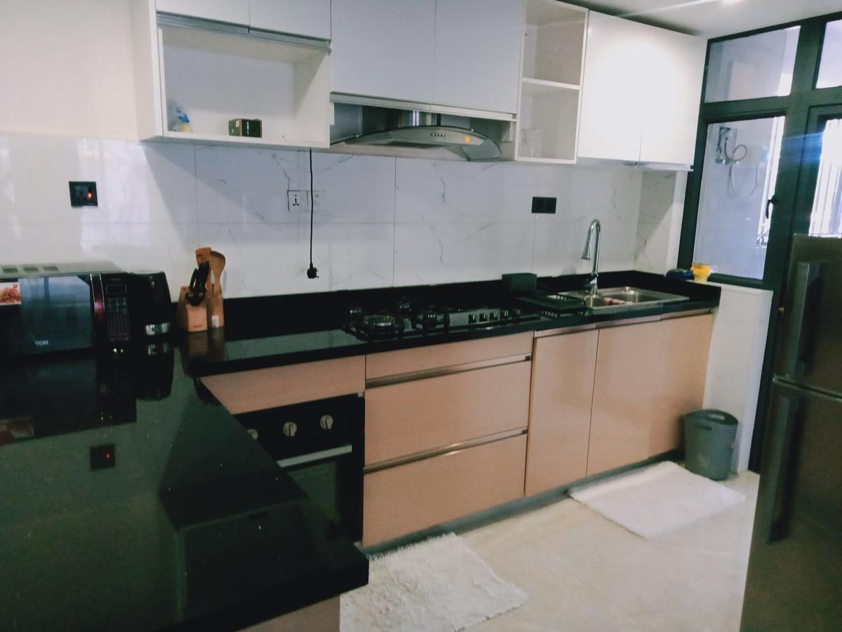 3 Bed Apartment with En Suite at Lavington - 13