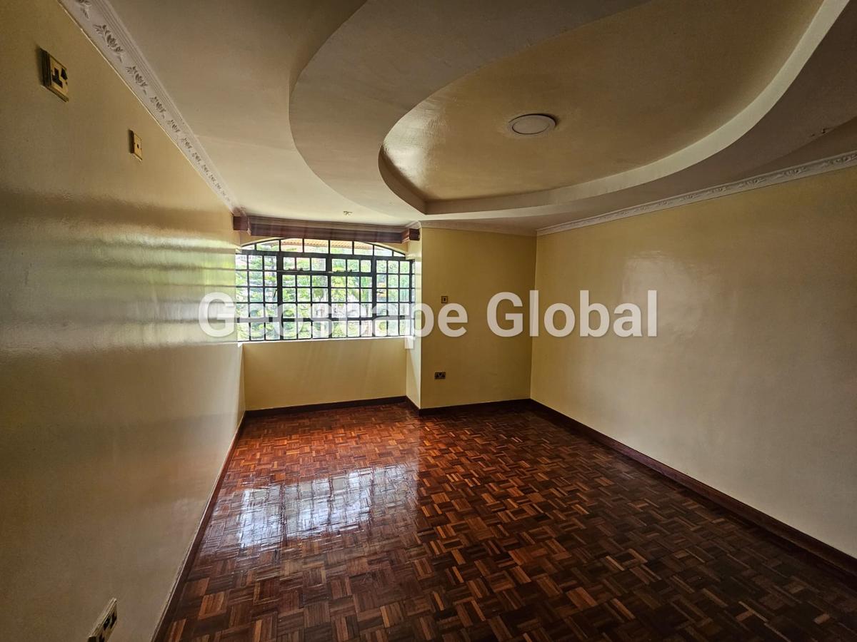 4 Bed House with En Suite in Runda - 14