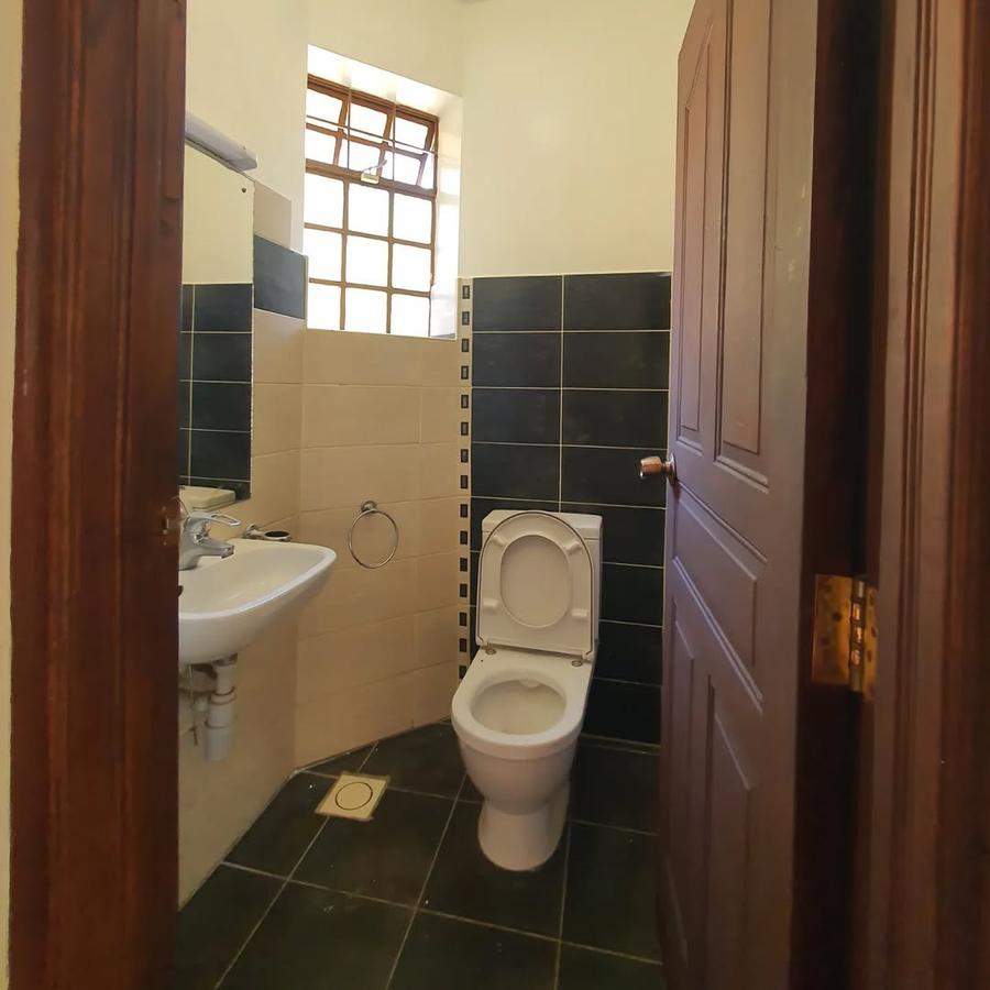 5 Bed Townhouse with En Suite at Kabasiran Avenue - 7