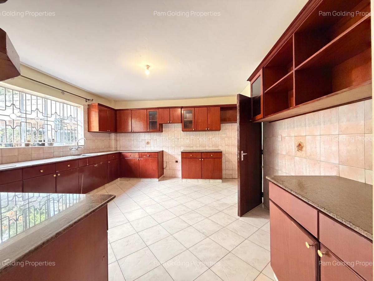 4 Bed House with En Suite in Karen - 6