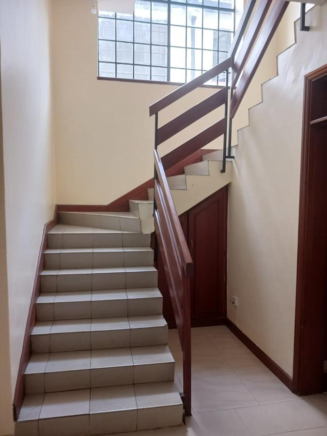 4 Bed Townhouse with En Suite at Hatheru Road - 6