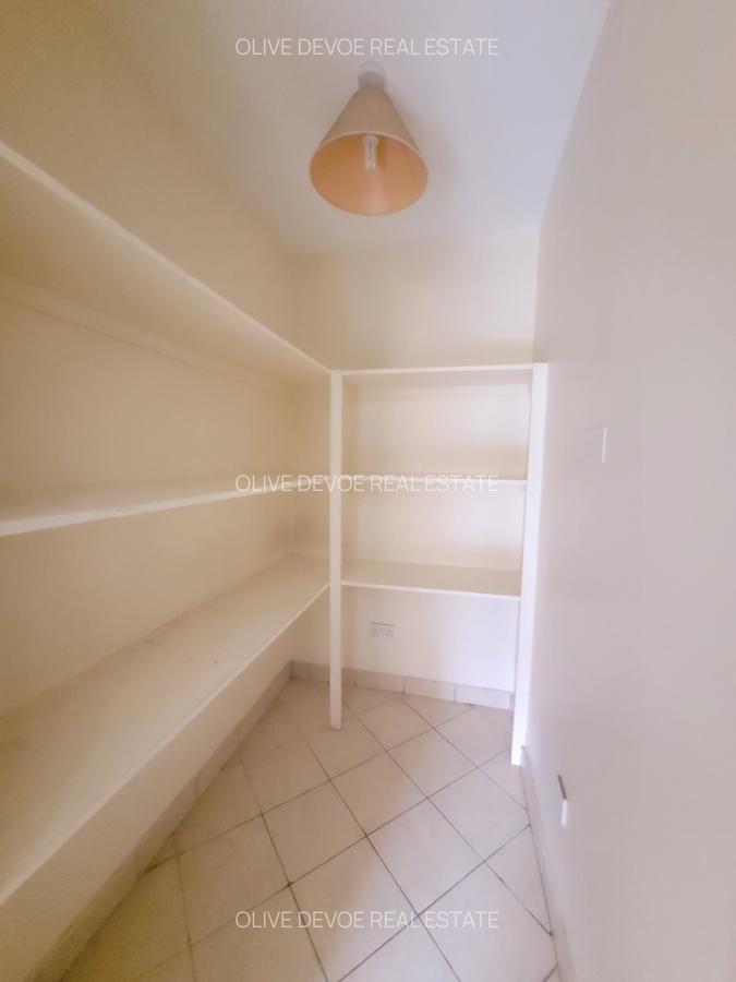 6 Bed Townhouse with En Suite in Lavington - 9