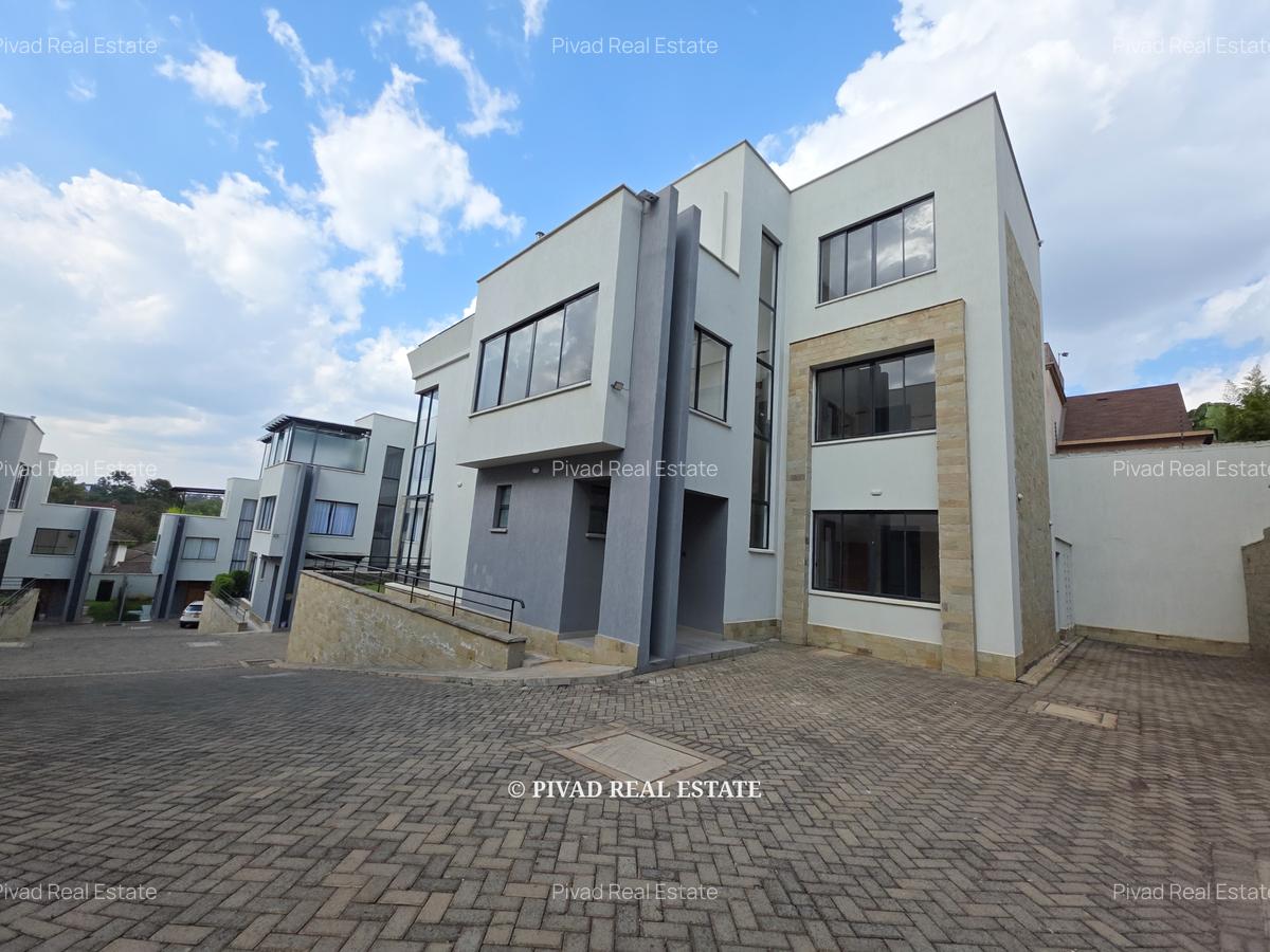 5 Bed Townhouse with En Suite in Lavington - 1