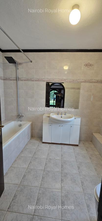 4 Bed Townhouse with En Suite at Lavington Green - 10