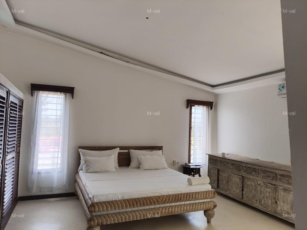 3 Bed Villa with En Suite at Casuarina - 18