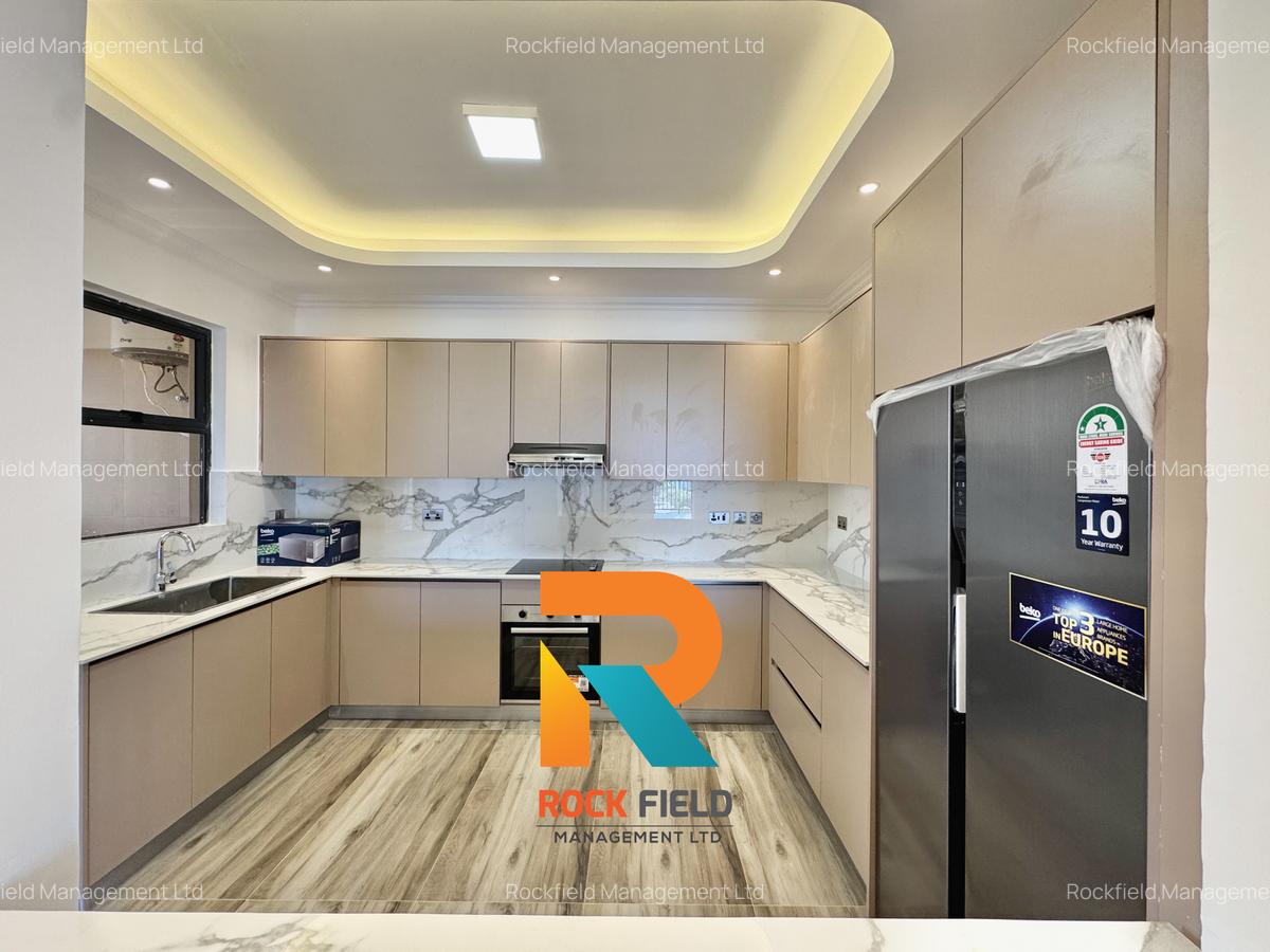 2 Bed Apartment with En Suite in Brookside - 2