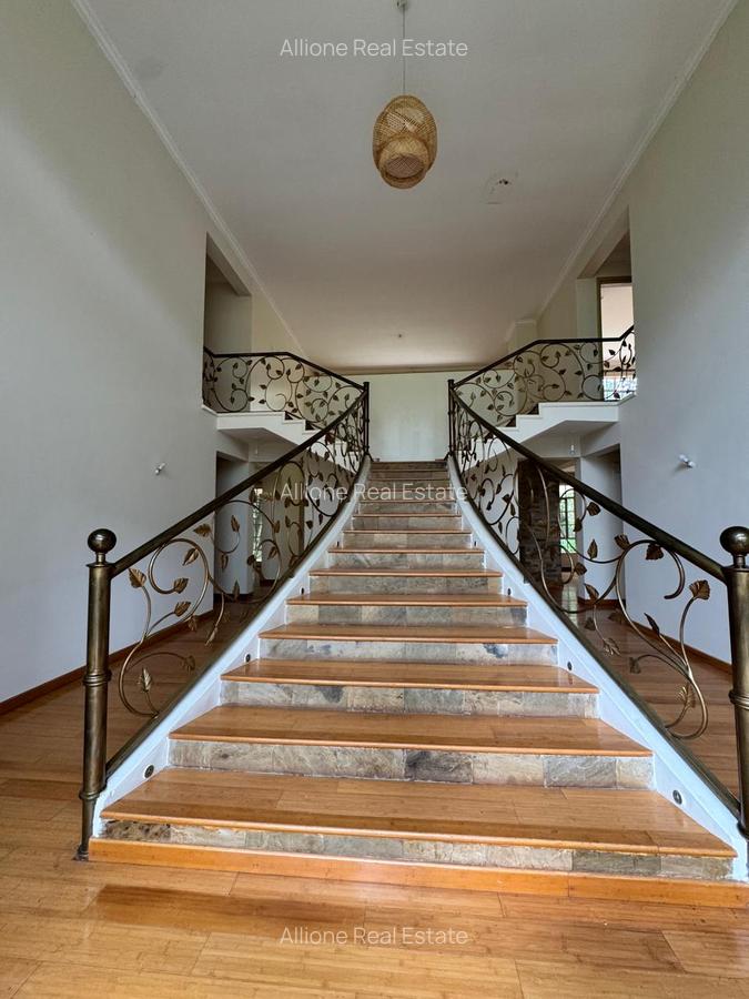4 Bed Townhouse with Walk In Closet at Near The Hub Mall - 5