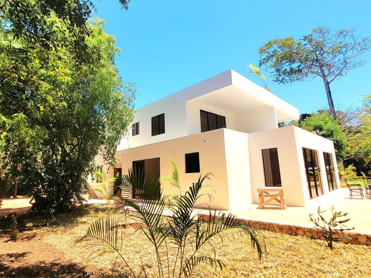 6 Bed Villa with En Suite in Diani - 5