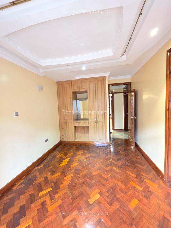 4 Bed Townhouse with En Suite at Lavington Green - 9