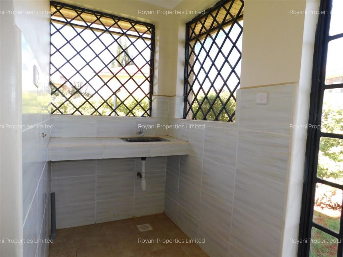 4 Bed House with En Suite at Fourways Junction Estate - 16