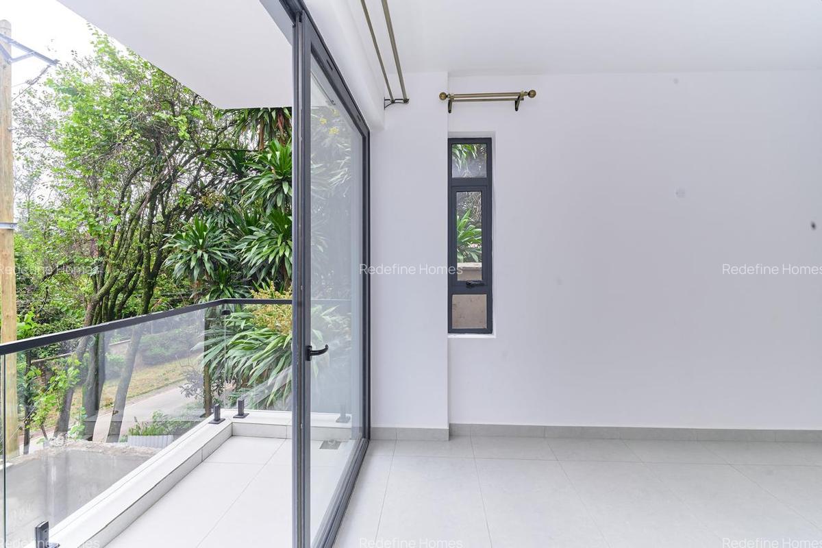 3 Bed Apartment with En Suite in Brookside - 19