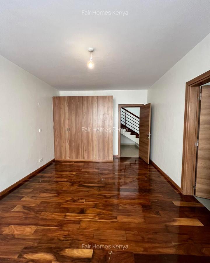 5 Bed Townhouse with En Suite at Chalbi Drive - 6