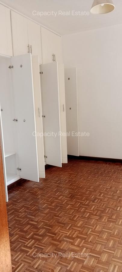 3 Bed Apartment with En Suite in Brookside - 12