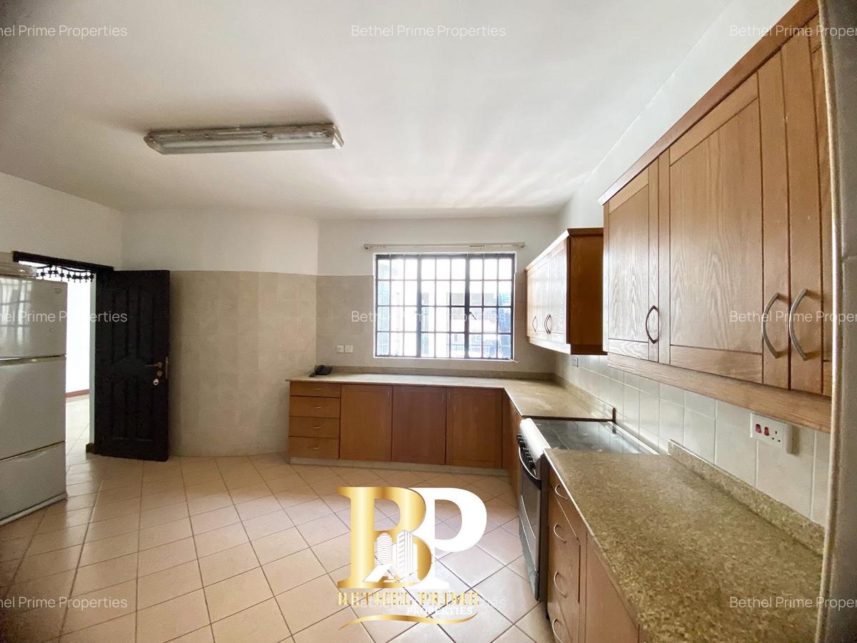 3 Bed Apartment with En Suite in General Mathenge - 11