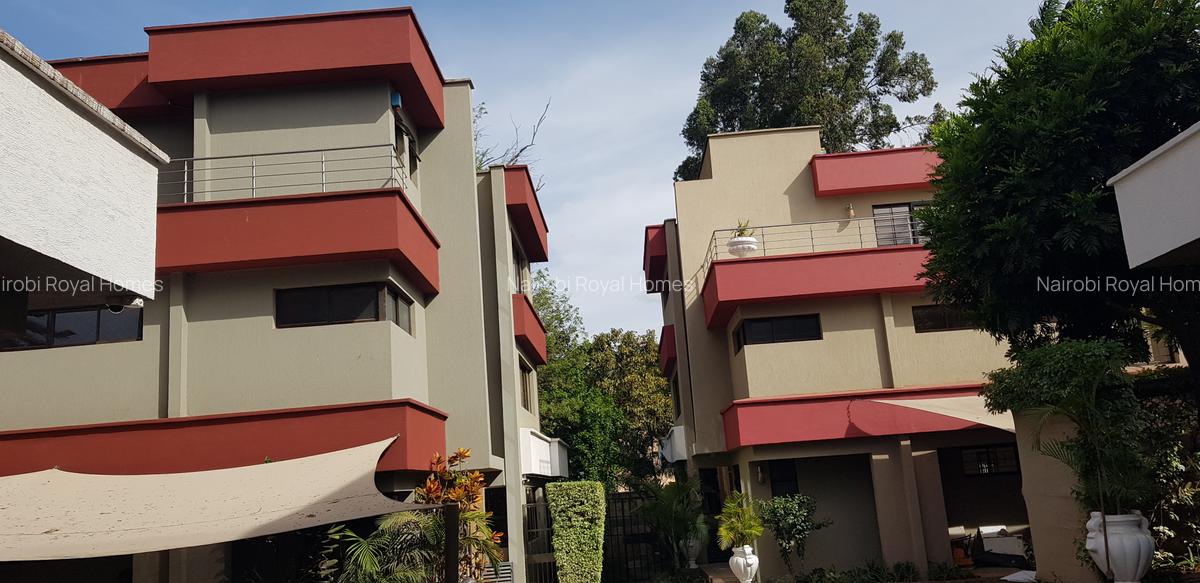 5 Bed Townhouse with En Suite at Convent Drive - 5