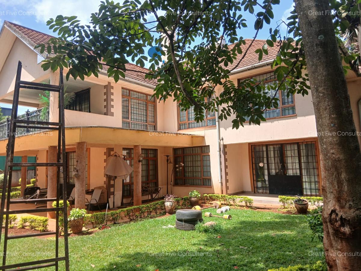 5 Bed Villa with En Suite in Runda - 2