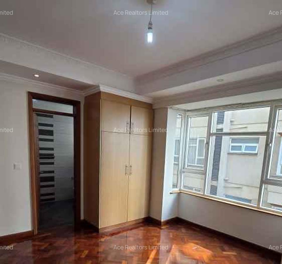 3 Bed Apartment with En Suite at Parklands - 14