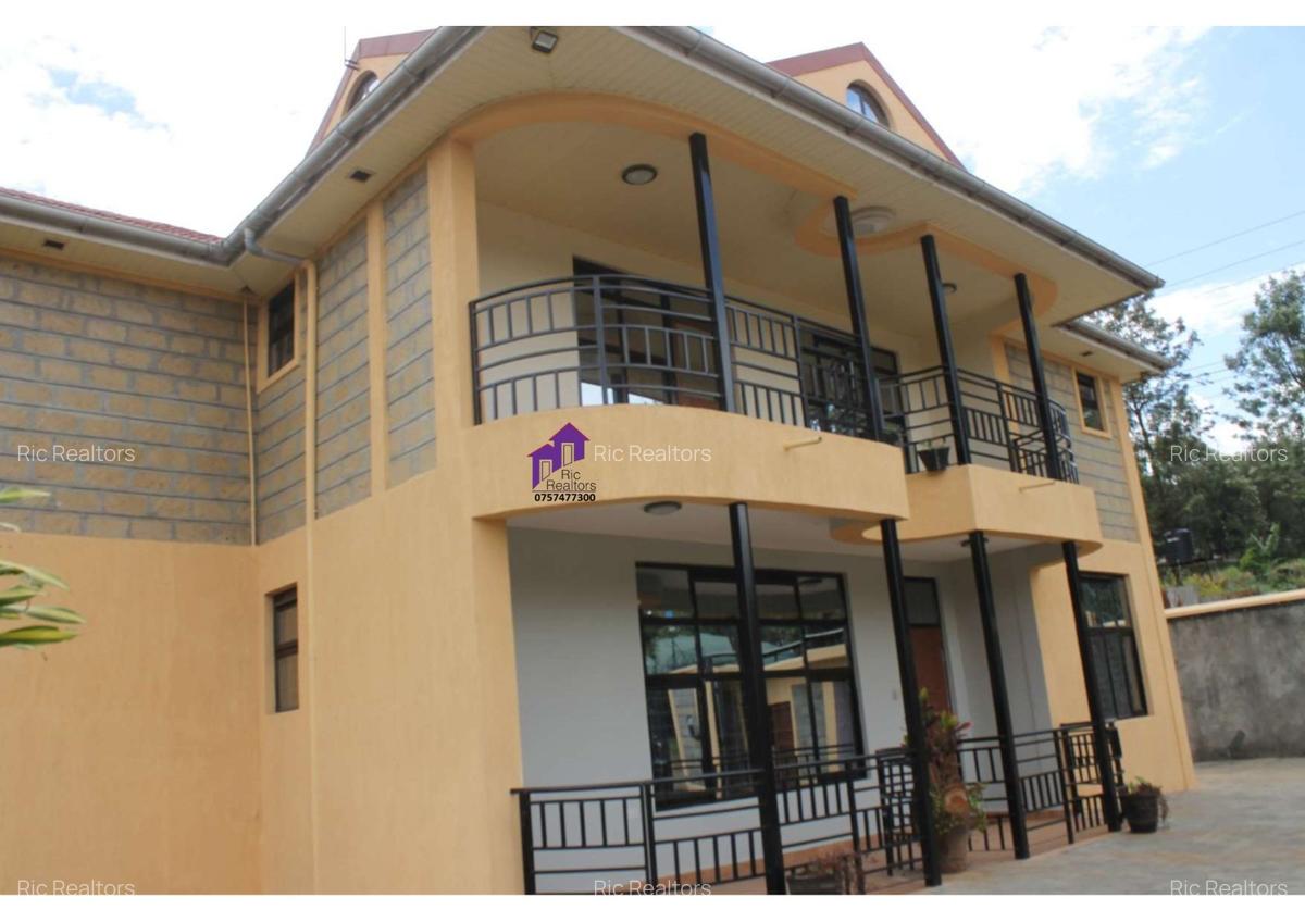 5 Bed Townhouse with En Suite at Rhino Park Road - 2