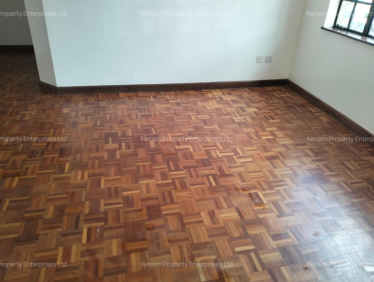 4 Bed Townhouse with En Suite in Lavington - 14