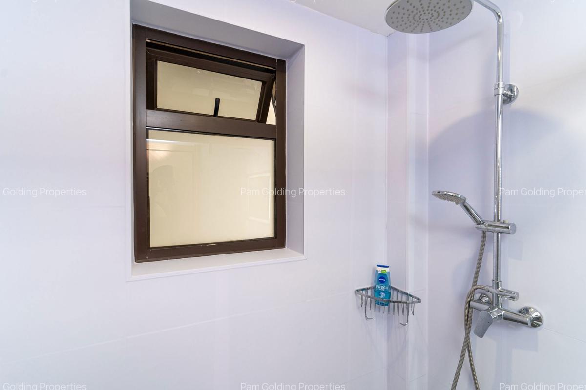 1 Bed Apartment with En Suite in Riverside - 11