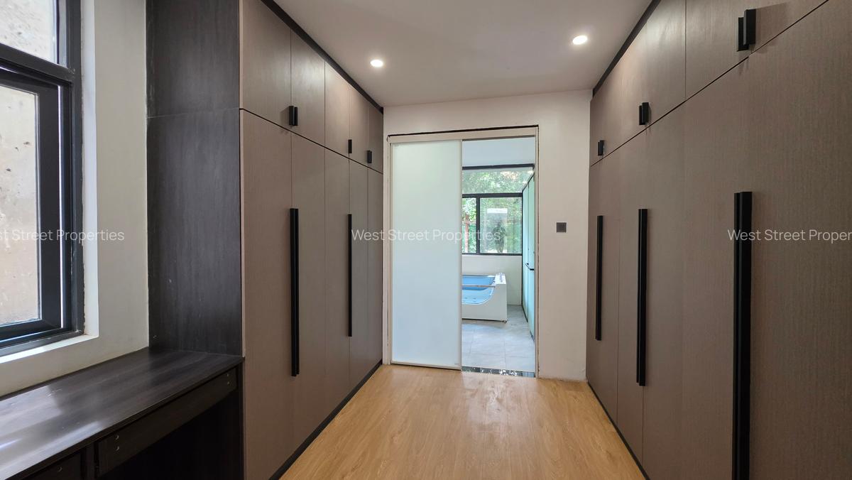 5 Bed Villa with En Suite at Chalbi - 12