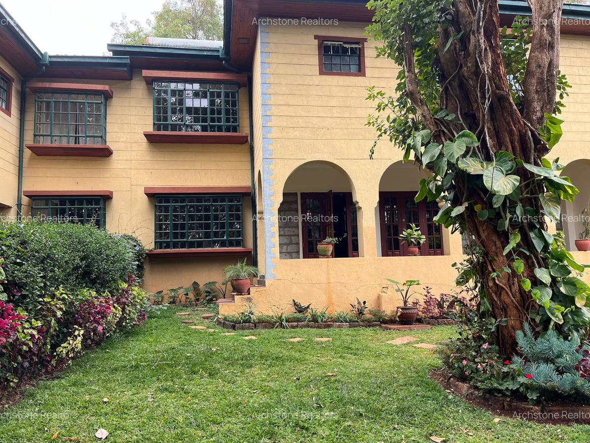 5 Bed House with En Suite in Lavington - 20