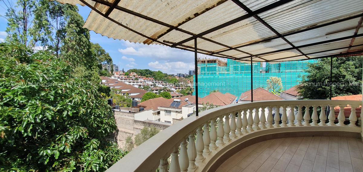 2 Bed Apartment with En Suite in Brookside - 5